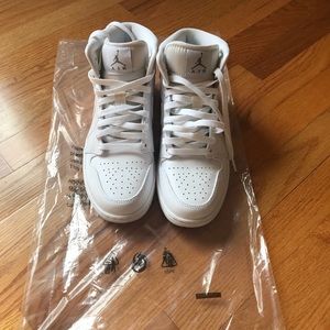 Air Jordan 1 white